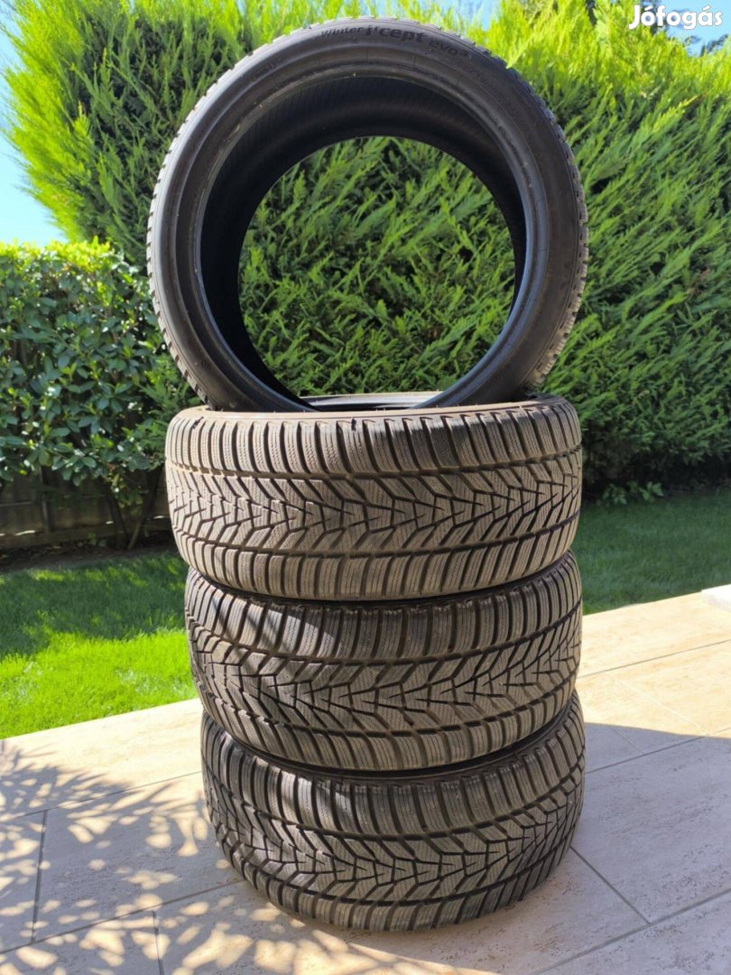 Eladó gumiabroncs 225/40R18