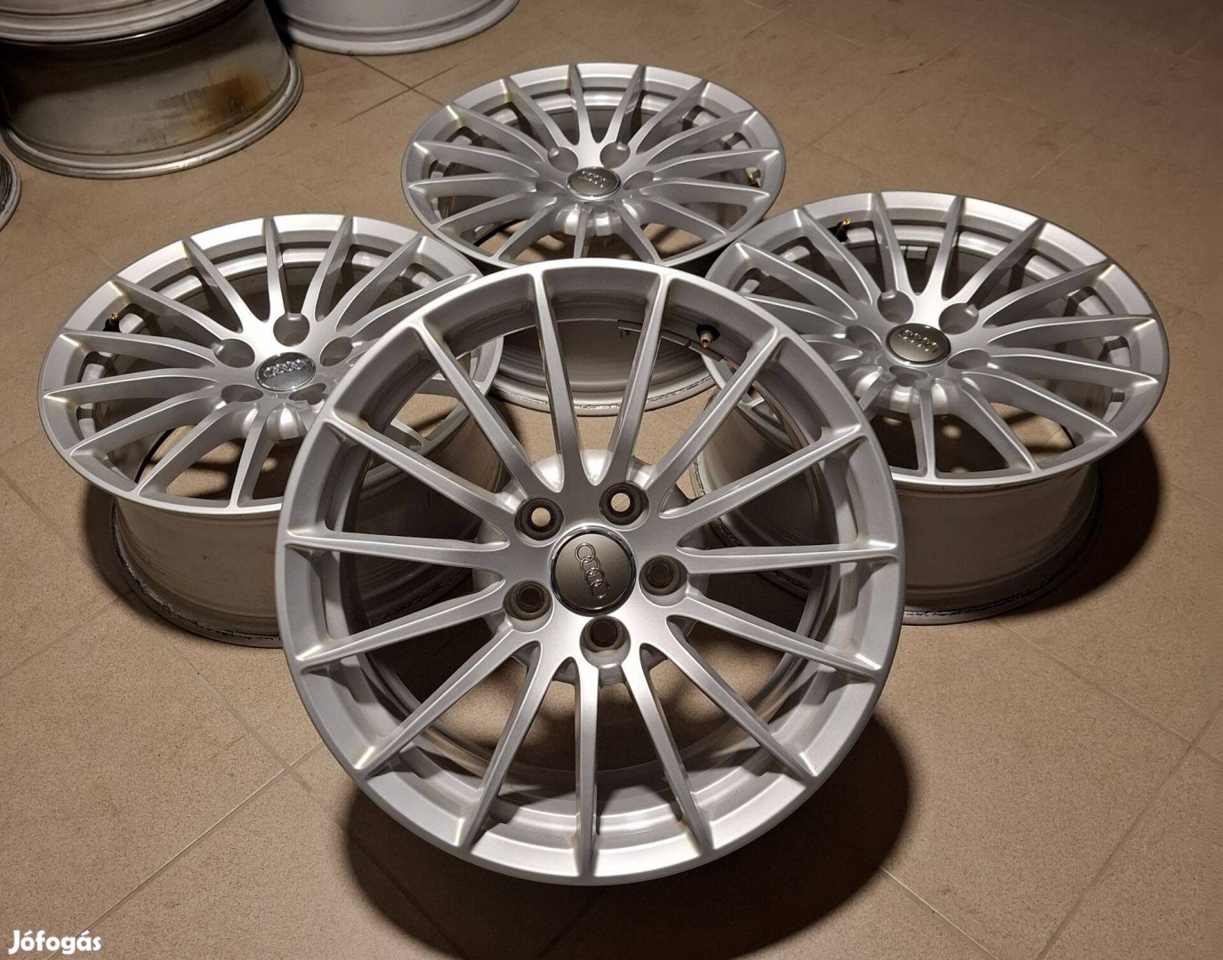 Eladó gyári Audi 17" 5x112 alufelni szett