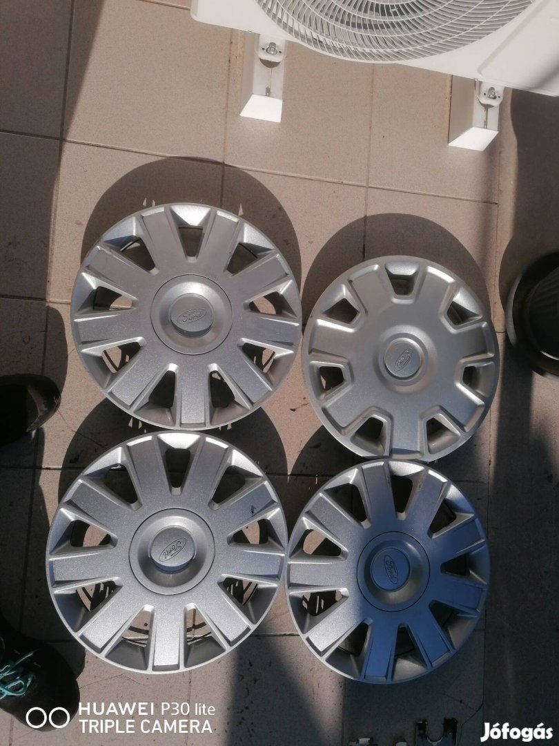 Eladó gyári Ford dísztárcsák