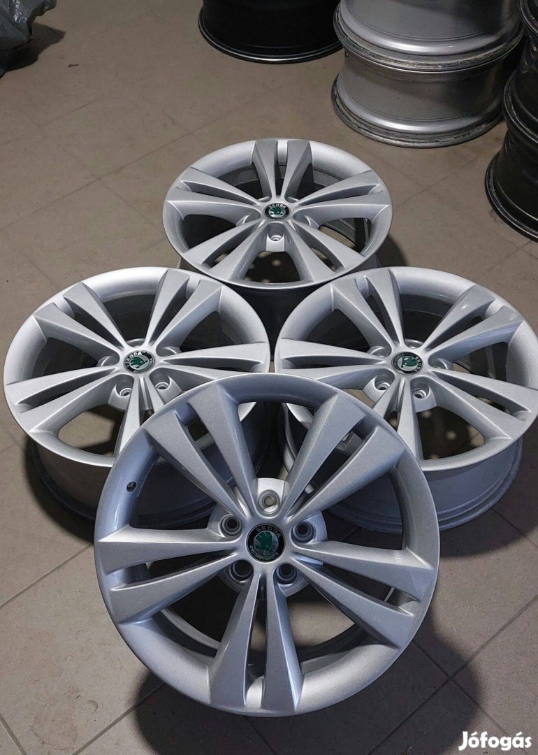 Eladó gyári Skoda 5x112 18" alufelni szett