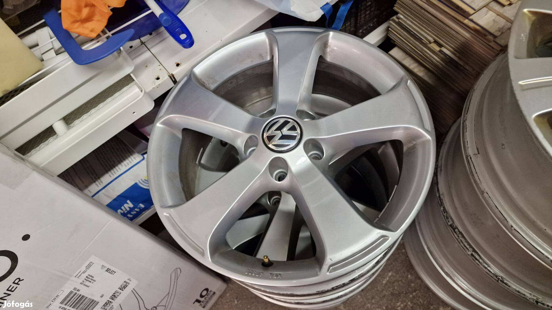 Eladó gyári Vw 17" alufelni