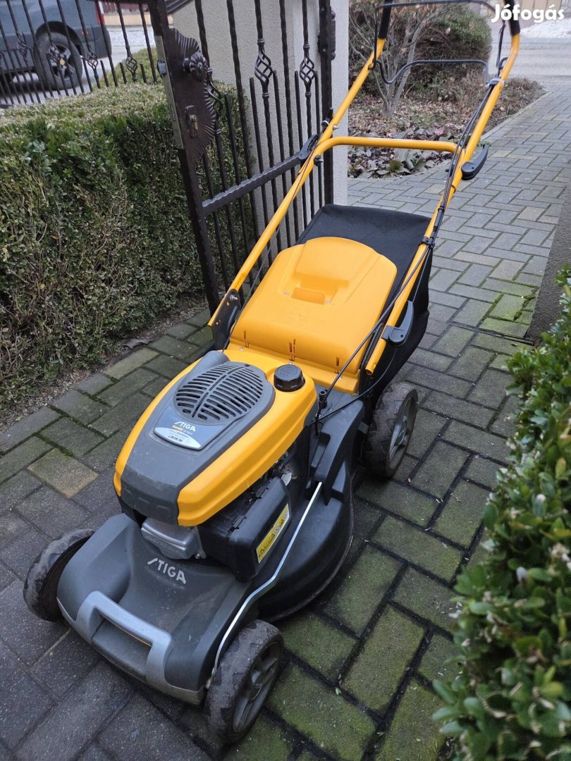 Eladó gyári állapotú Stiga 50 Sqh Honda motoros fűnyíró!