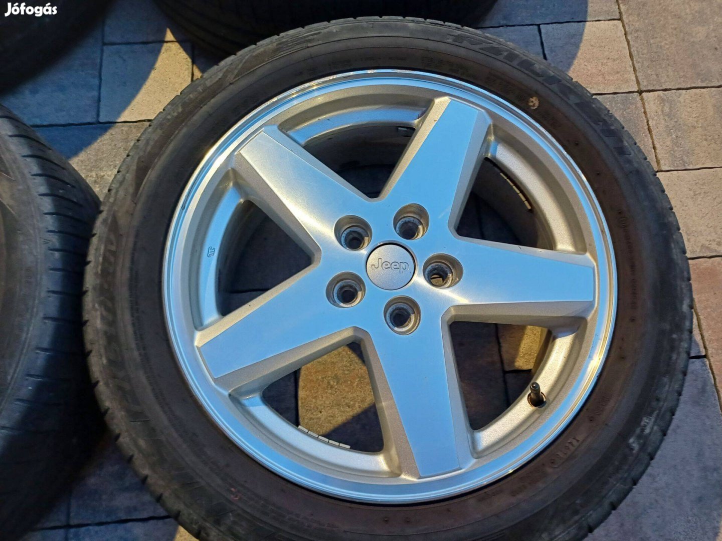 Eladó gyári alufelni garnitúra Jeep/Dodge-7Jx18-ET-42-5x114,3