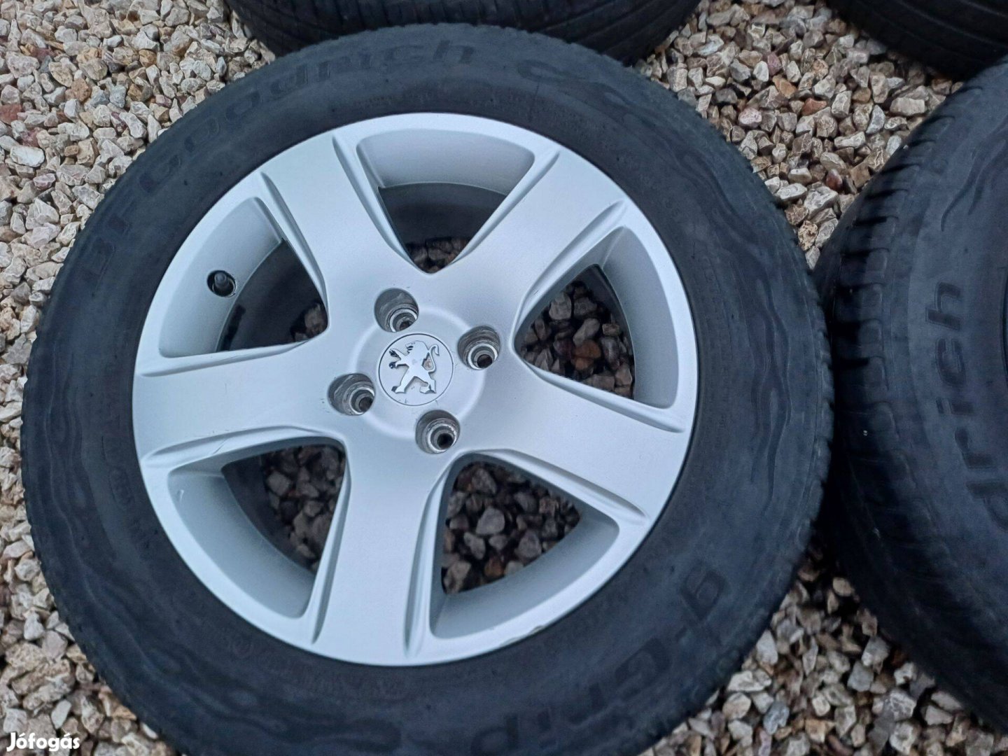 Eladó gyári alufelni garnitúra Peugeot-3008-7Jx16-ET-32-4x108