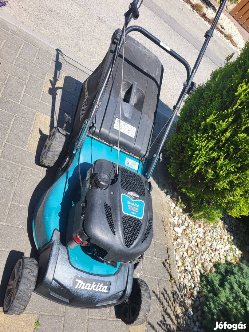 Eladó gyári,hibátlan Makita briggs 190 ccm tolós fűnyíró!