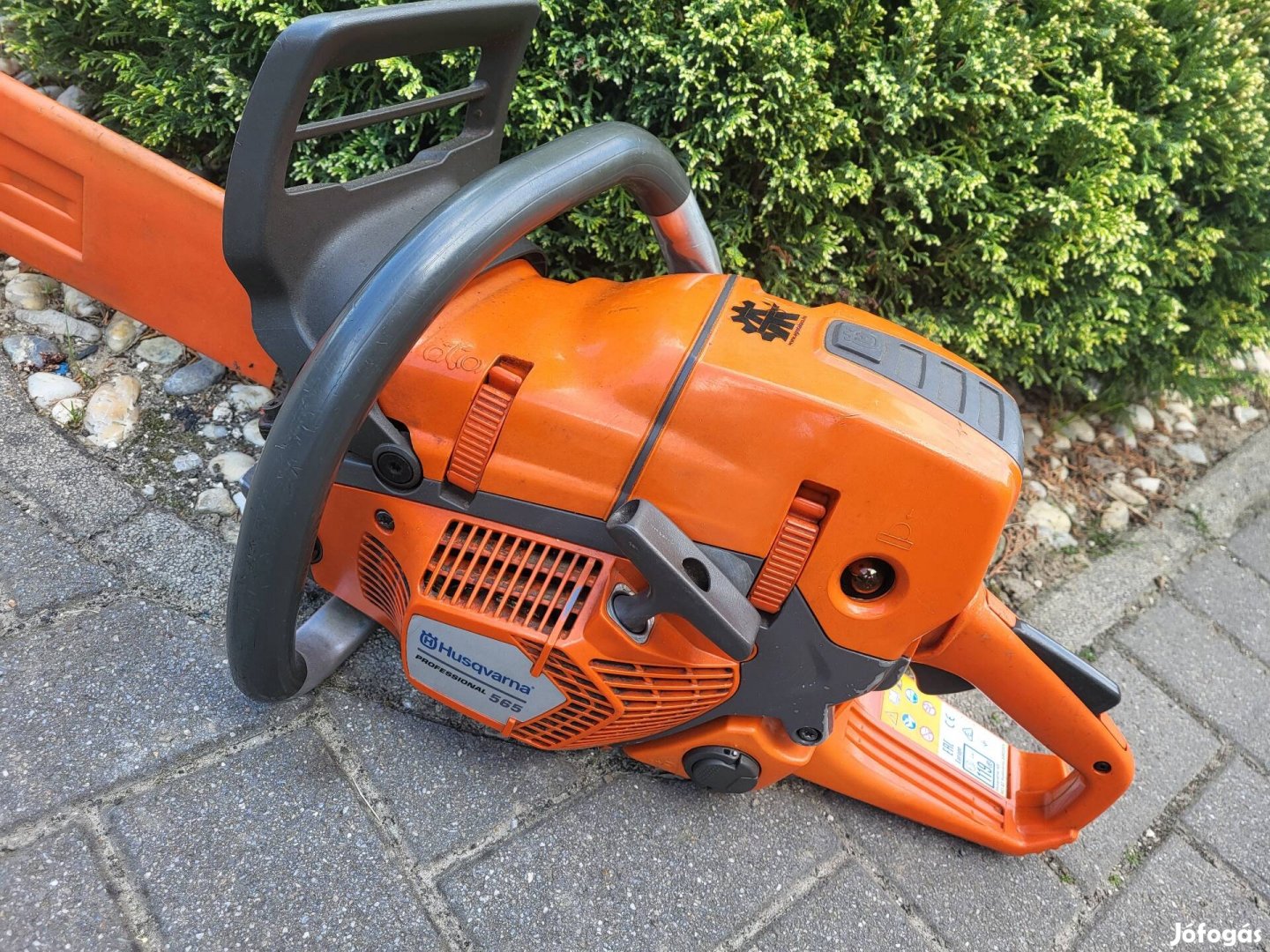 Eladó gyári,hibátlan husqvarna 565 tipusú fűrész!