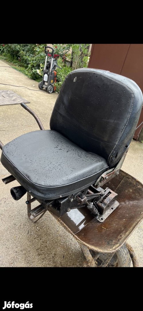 Eladó gyári mtz ülés