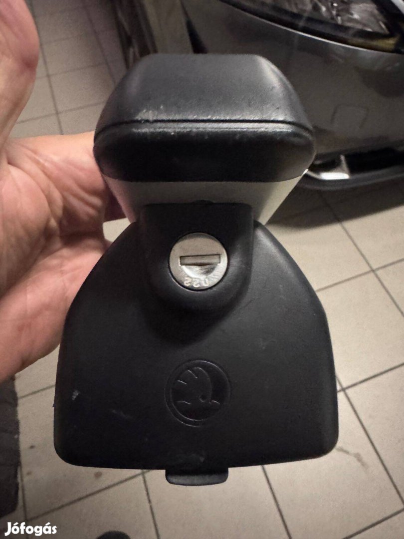 Eladó gyári skoda tetőcsomagtartó
