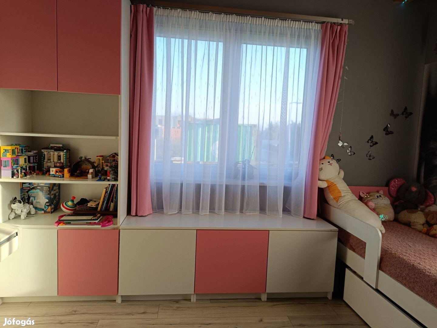 Eladó gyerek egyedileg tervezett gyerekbútor