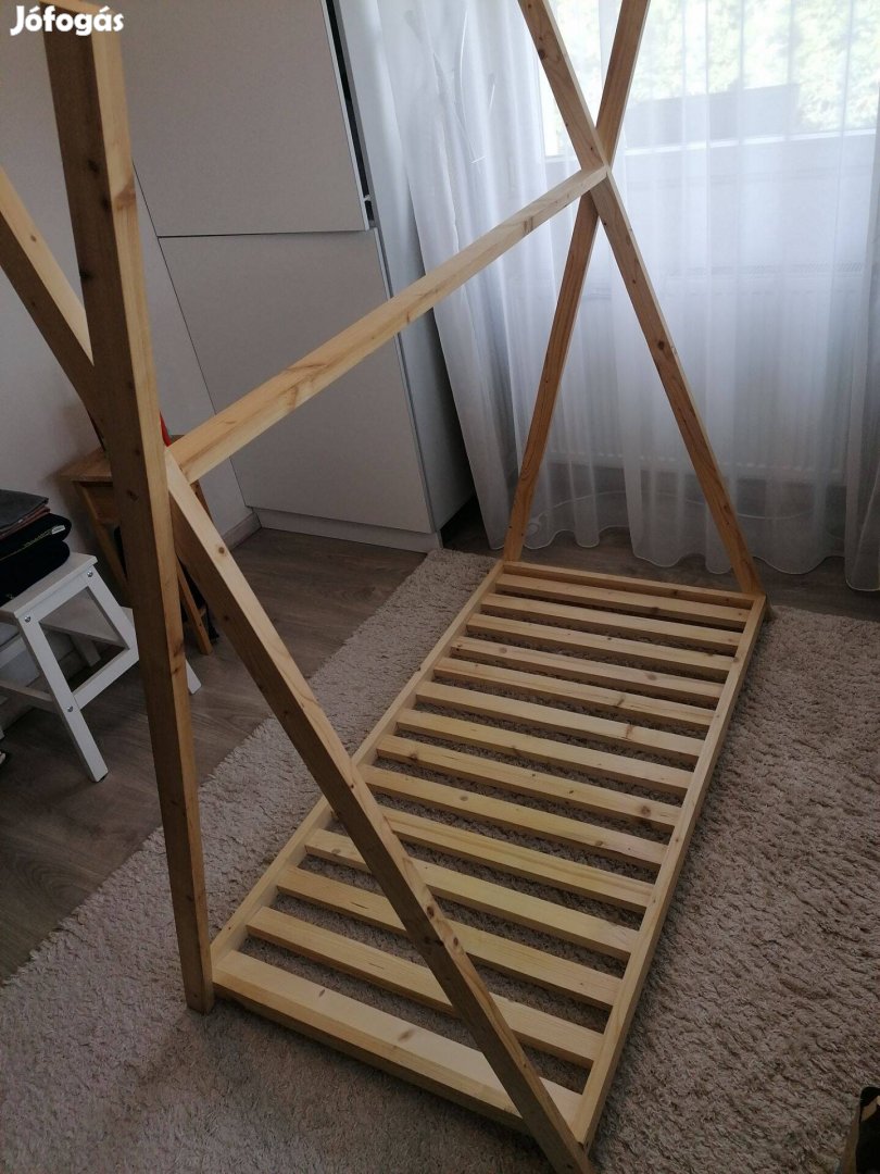 Eladó gyerekágy