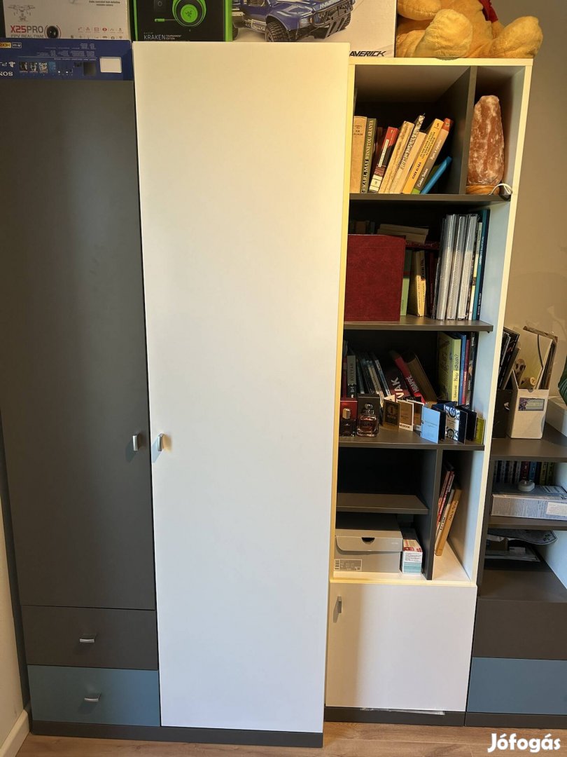 Eladó gyerekbútor szett (ágy,szekrények, íróasztal)