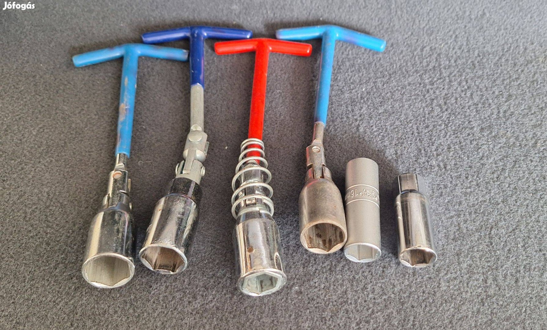 Eladó gyertyakulcsok