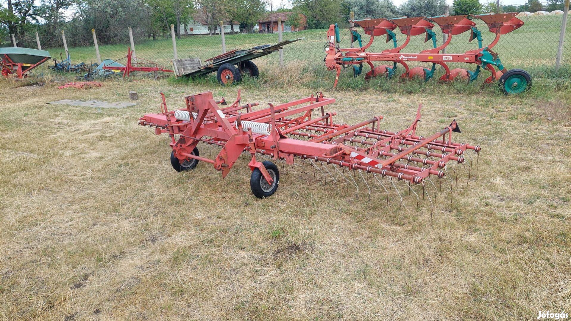 Eladó gyomfésű Agrifarm 450