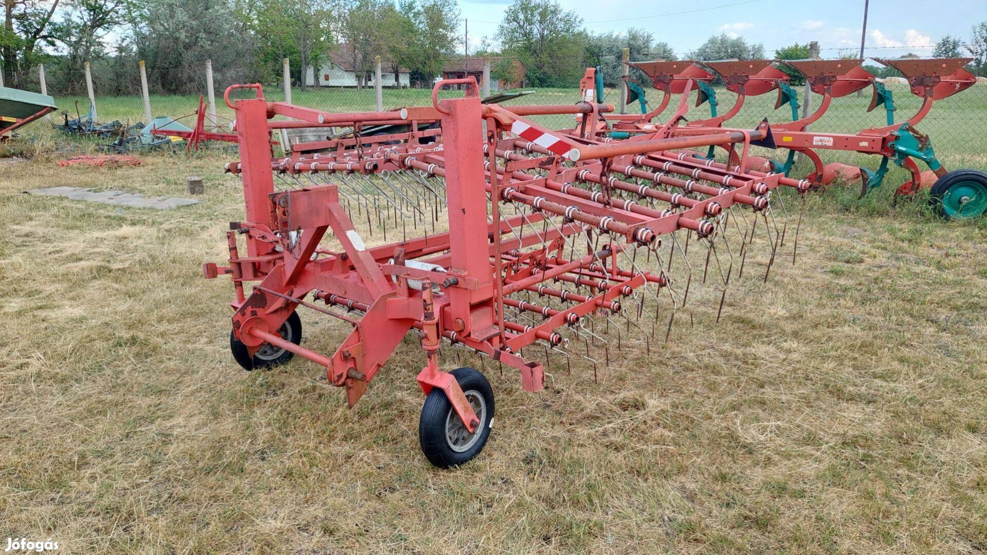 Eladó gyomfésű Agrifarm 450