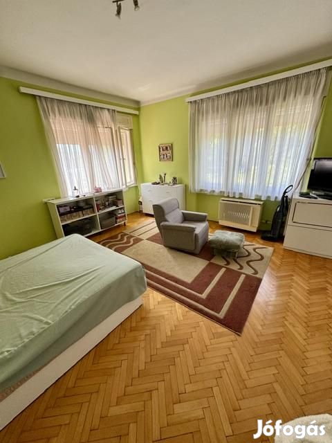 Eladó gyöngyösi családiház