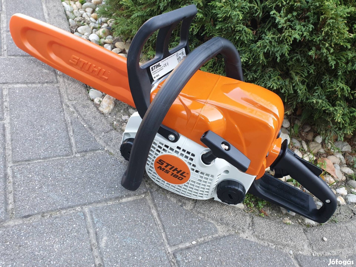 Eladó gyönyörű,karcmentes csak beüzemelt stihl ms 180 fűrész!