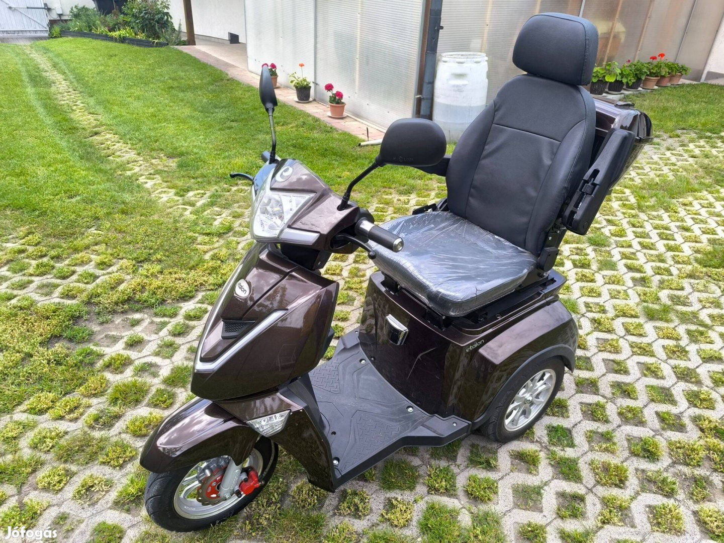 Eladó három kerekű elektromos kerékpár
