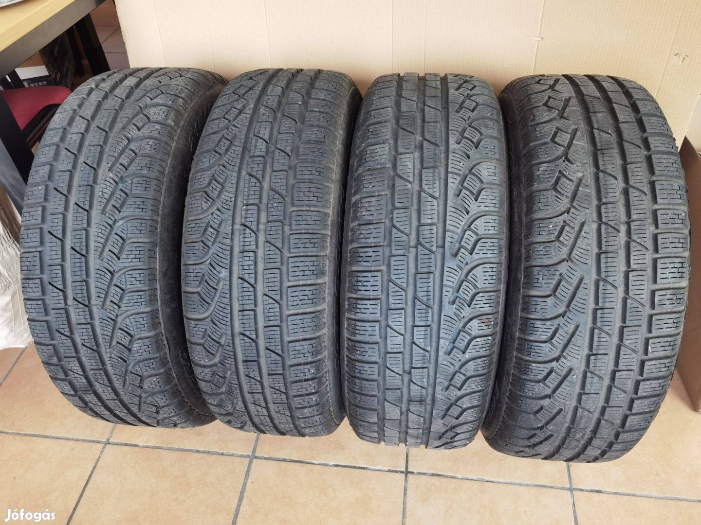 Eladó használt 215/60R16 téli gumi
