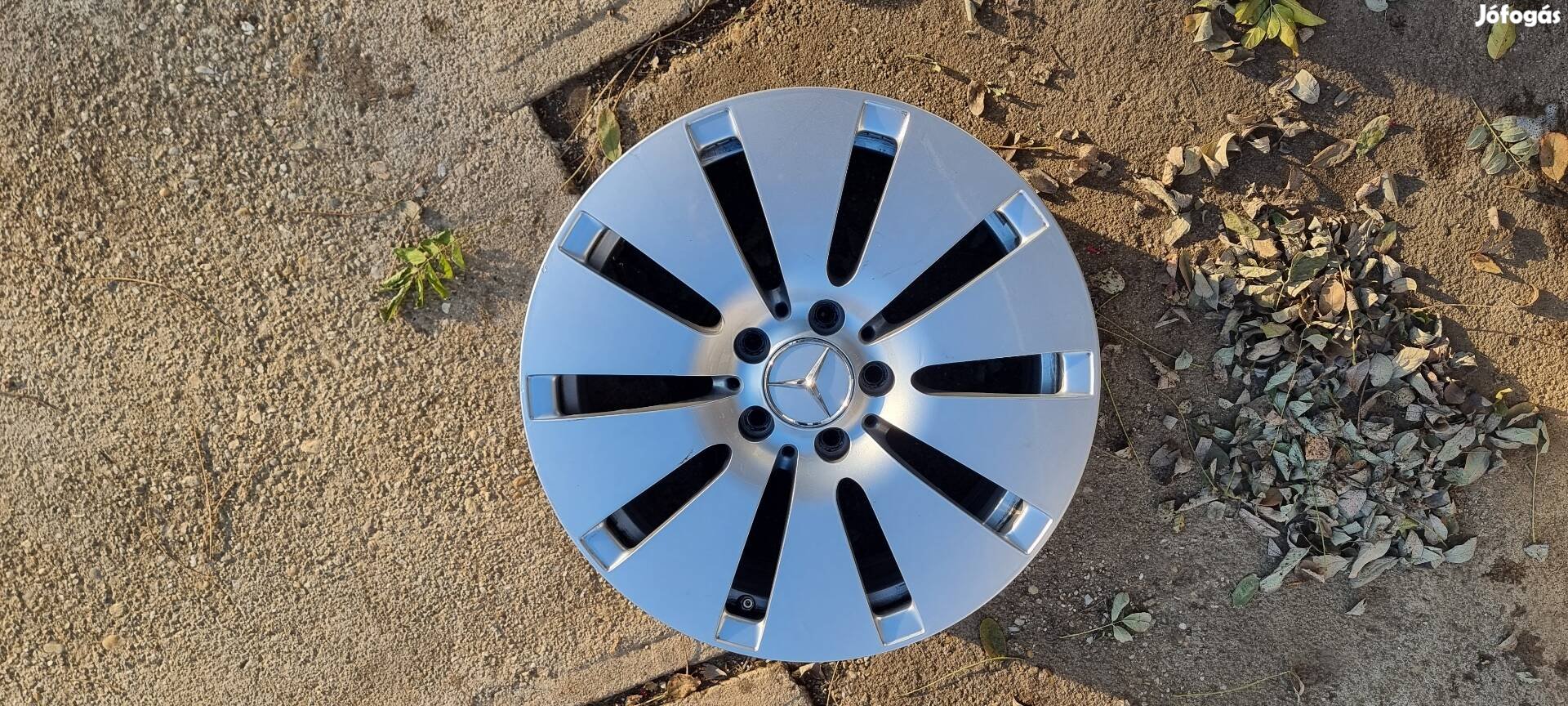 Eladó használt 5x112 17" gyári Mercedes alufelni garnitúrák.
