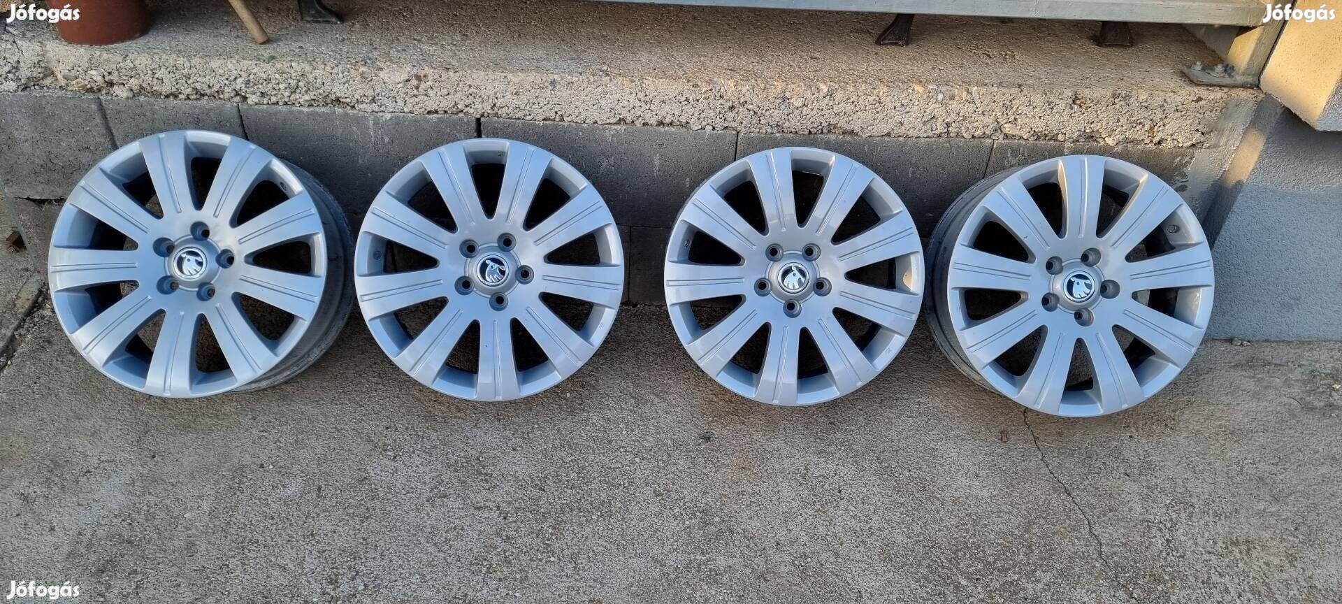 Eladó használt 5x112 17" gyári Skoda alufelni garnitúra