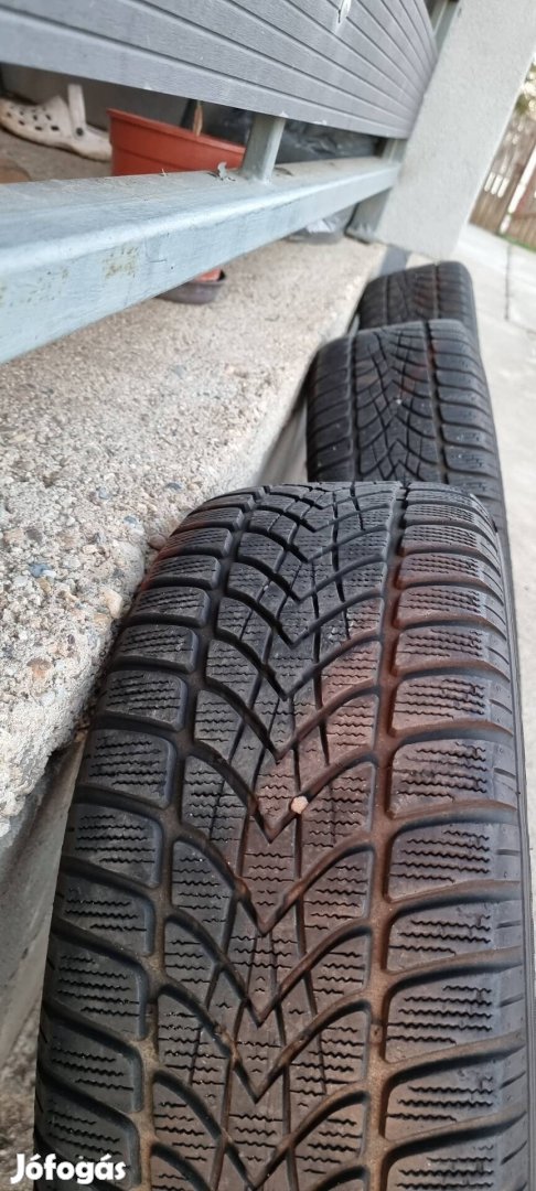 Eladó használt 5x112 6x16" gyári Audi alufelni garnitúra.