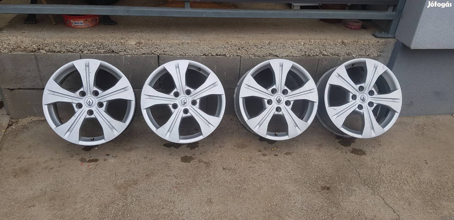 Eladó használt 5x114.3 17" gyári Renault alufelni garnitúra