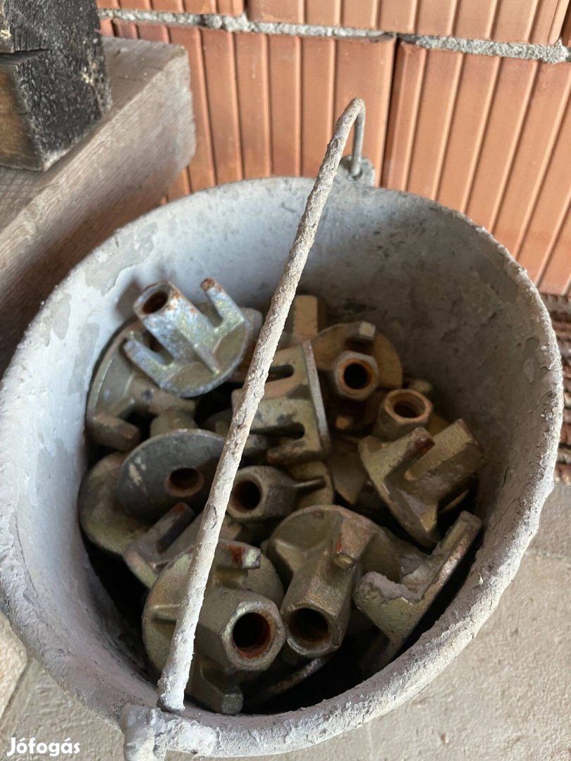 Eladó használt Anker anya DW15