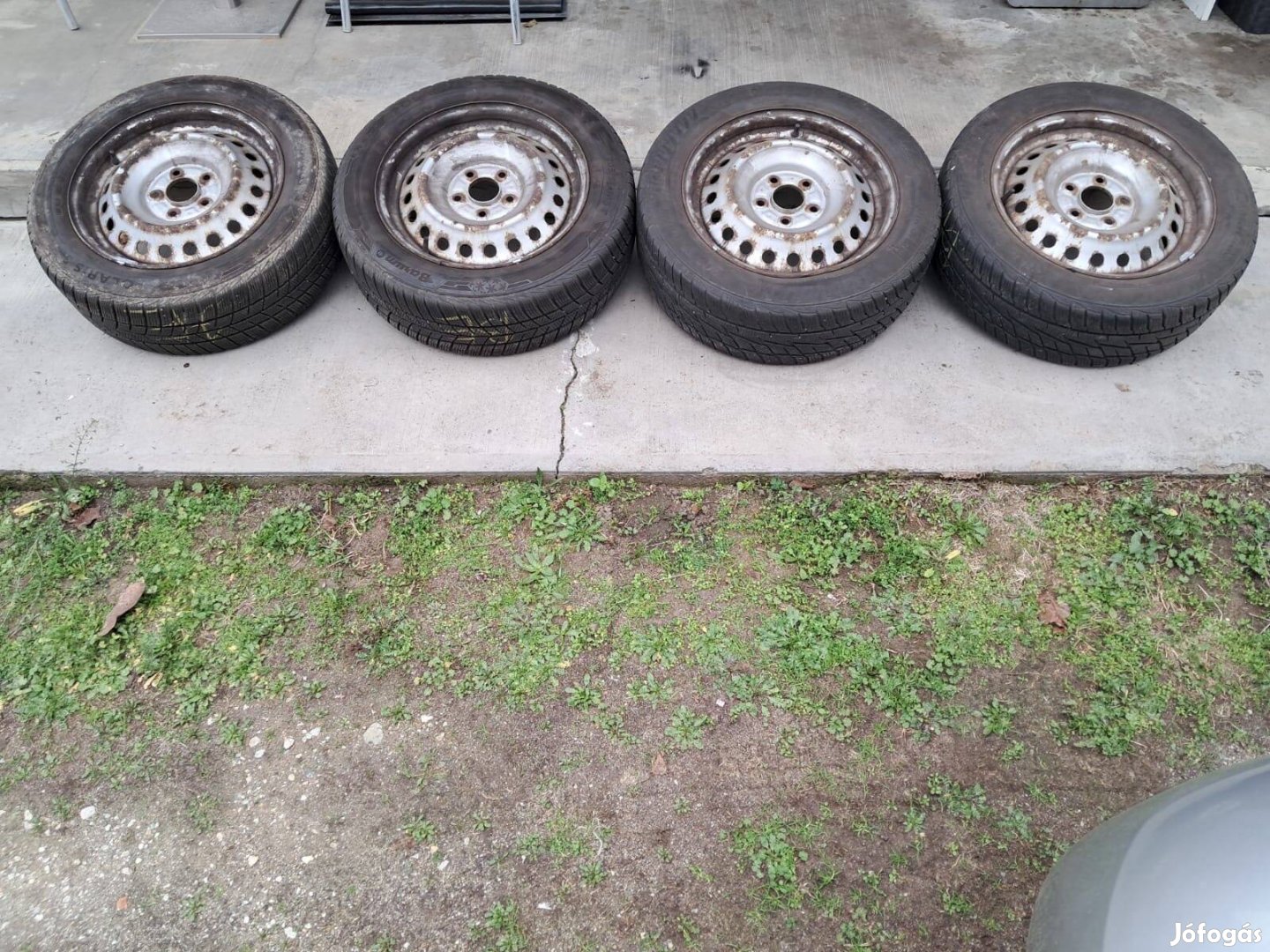 Eladó használt Honda Civic lemezfelni téli gumival!