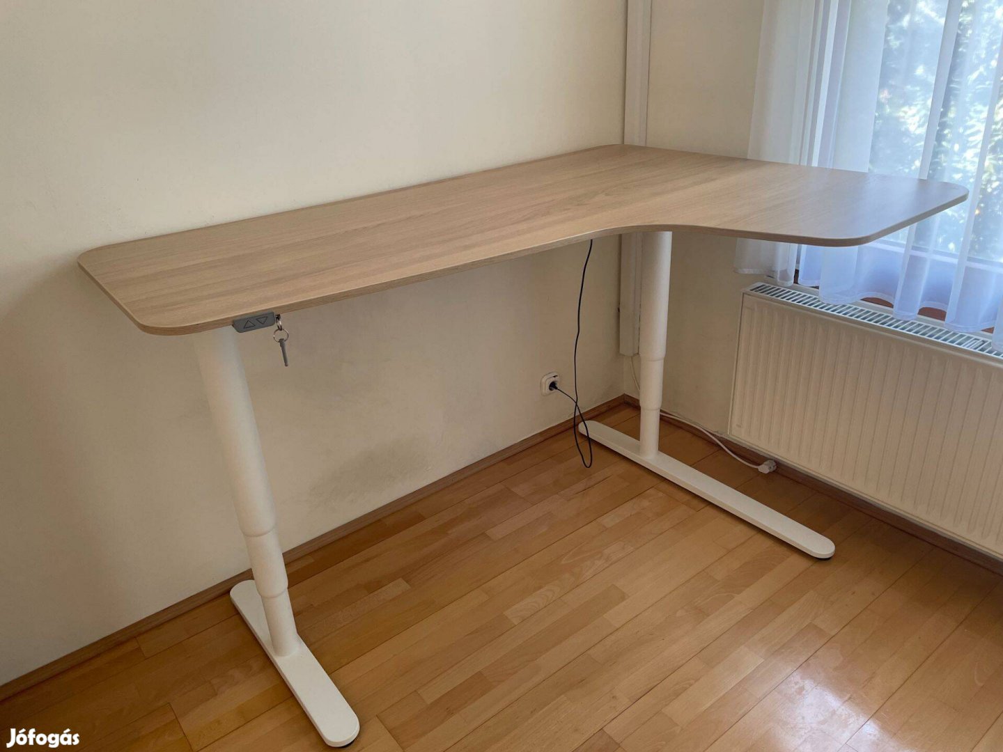 Eladó használt IKEA Bekant 160x110cm-es, elektromosan állítható