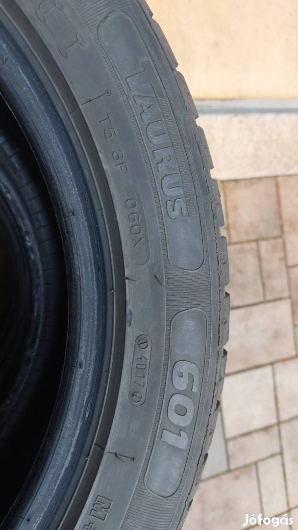 Eladó használt Taurus 215/55 R17 téligumik