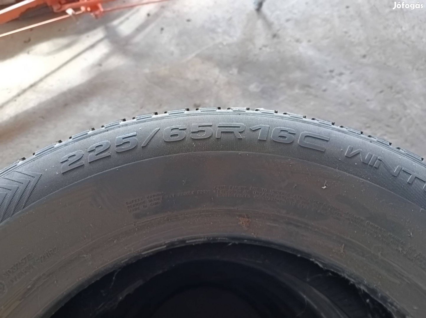 Eladó használt, jó állapotú Van Pole 225/65 R16 C gumi