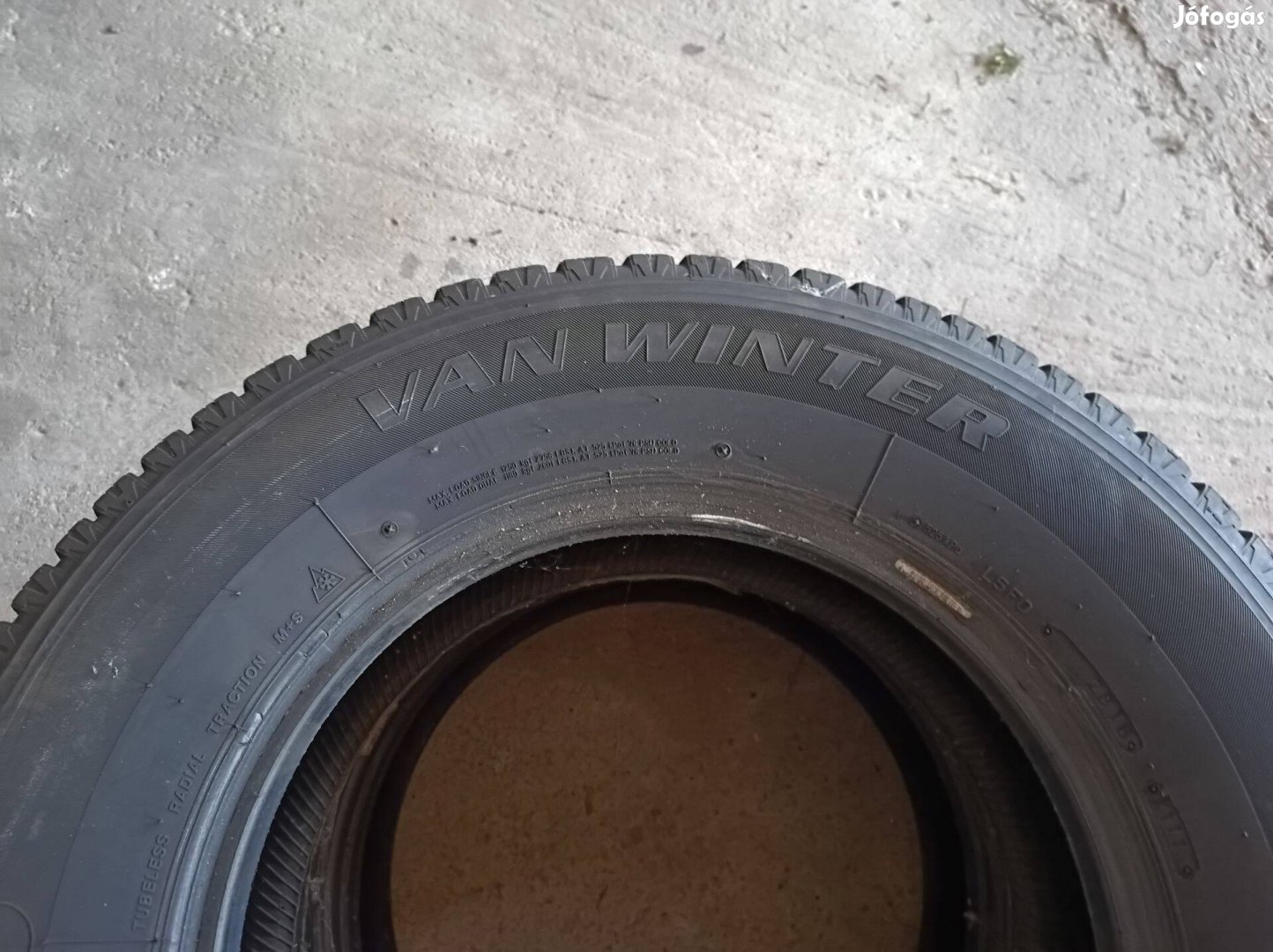 Eladó használt, jó állapotú Van Winter 215/75 R16C téli gumi