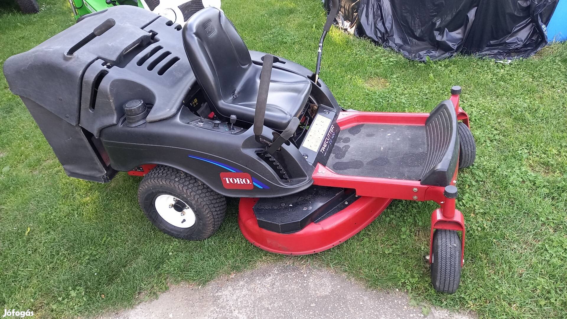 Eladó használt, kitűnő állapotú, fűgyűjtős Toro Timecutter ZD 420