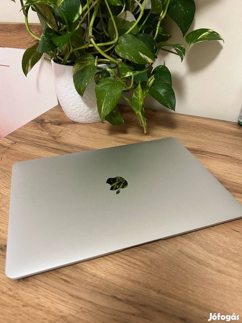 Eladó használt, kitűnő állapotú apple Macbook Air