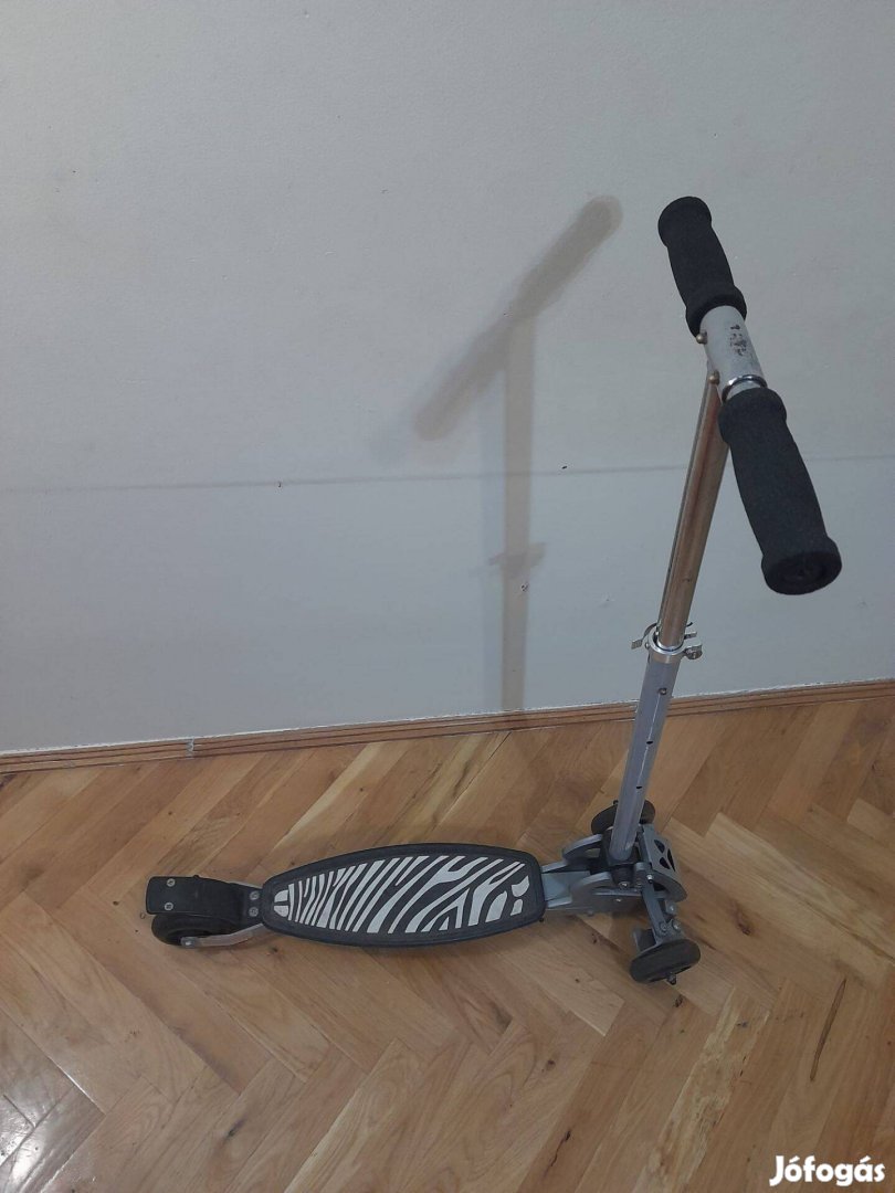 Eladó használt, összecsukható, 3 kerekű GS roller