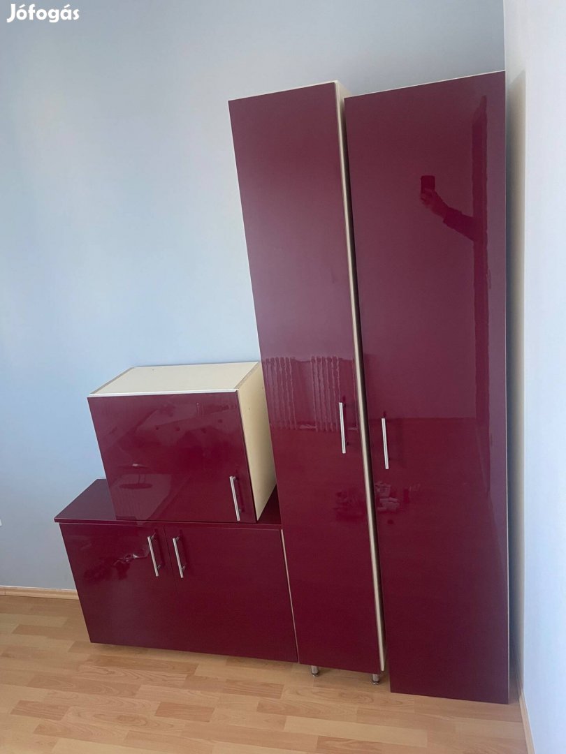 Eladó használt fürdőszoba szekrény szett!