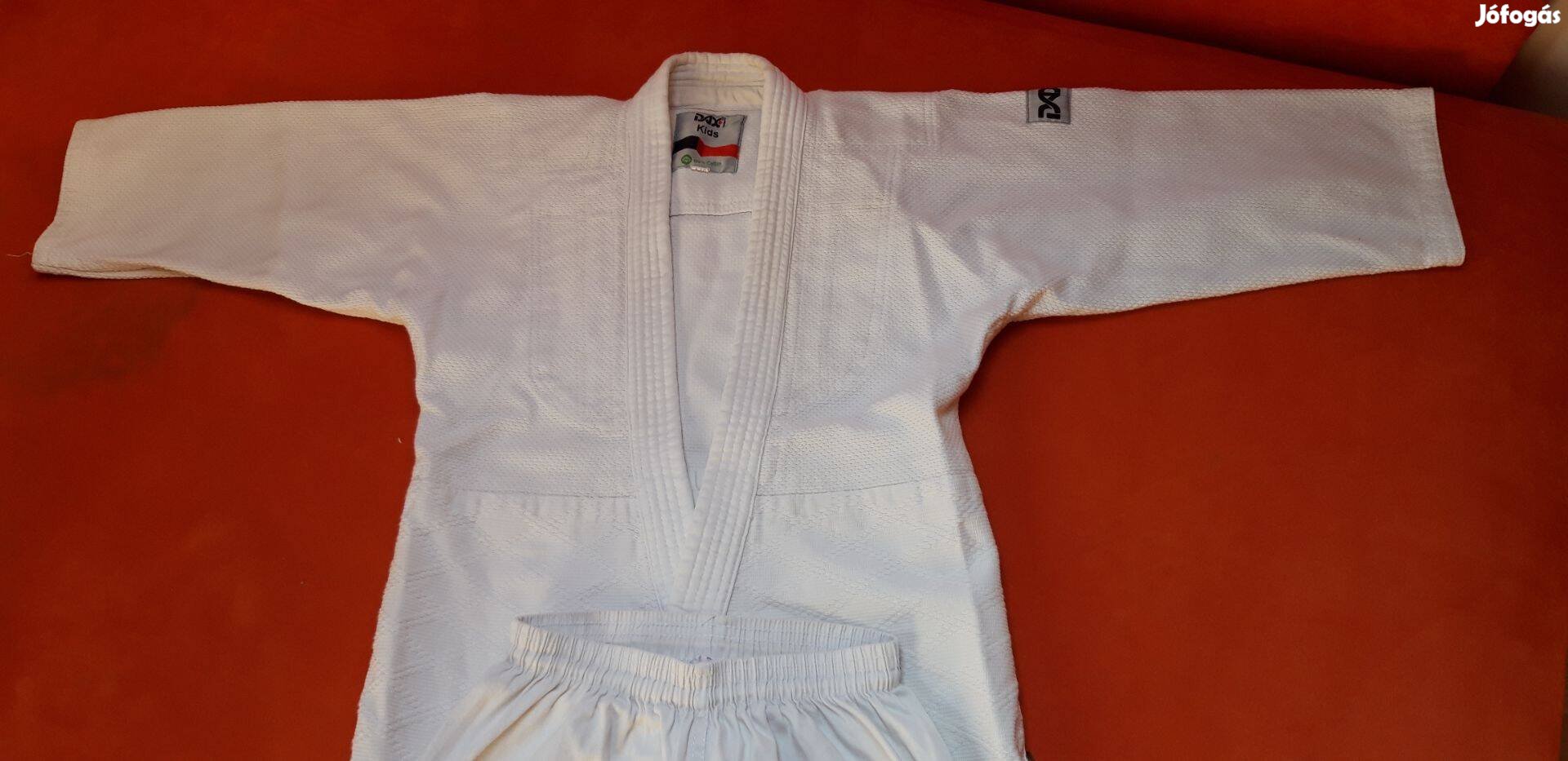 Eladó használt gyermek judo gi Budapesten
