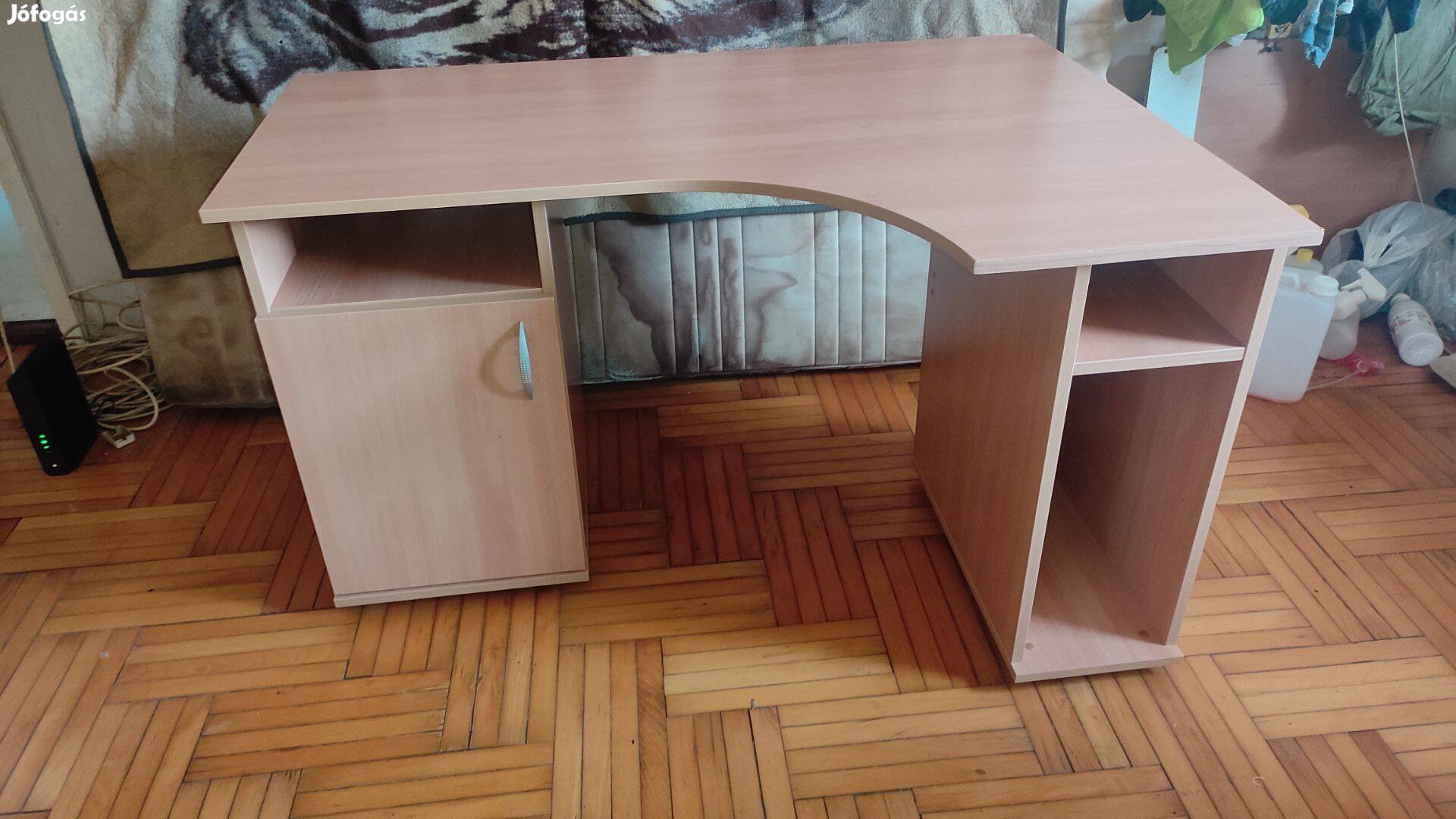 Eladó használt íróasztal