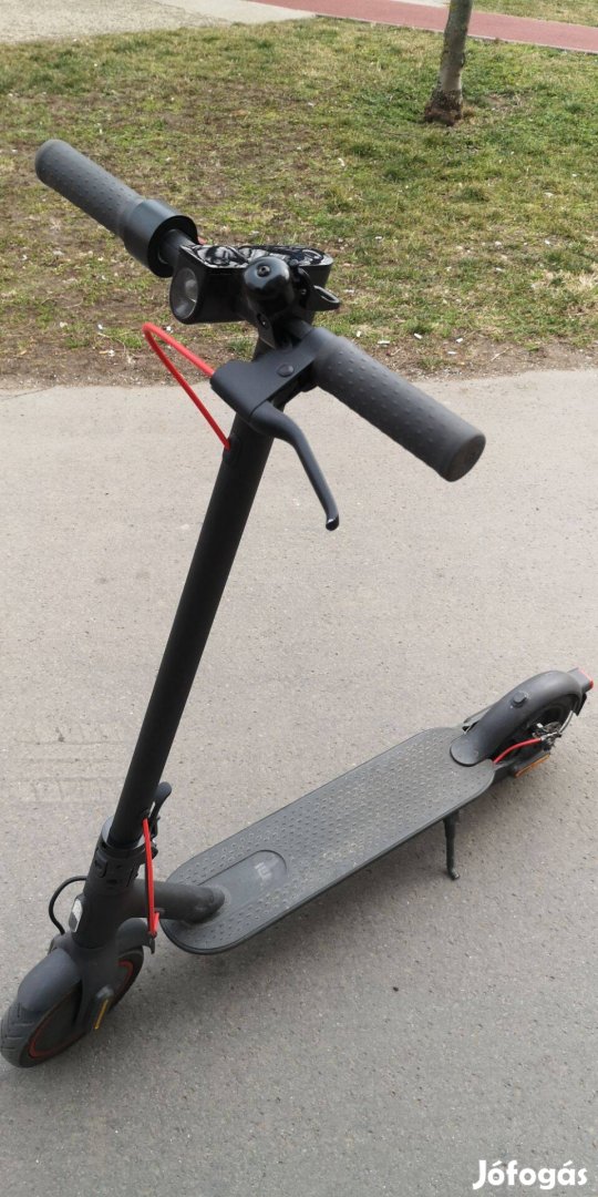 Eladó használt jó állapotú Xiaomi Mi Electric Scooter Pro 2 E roller