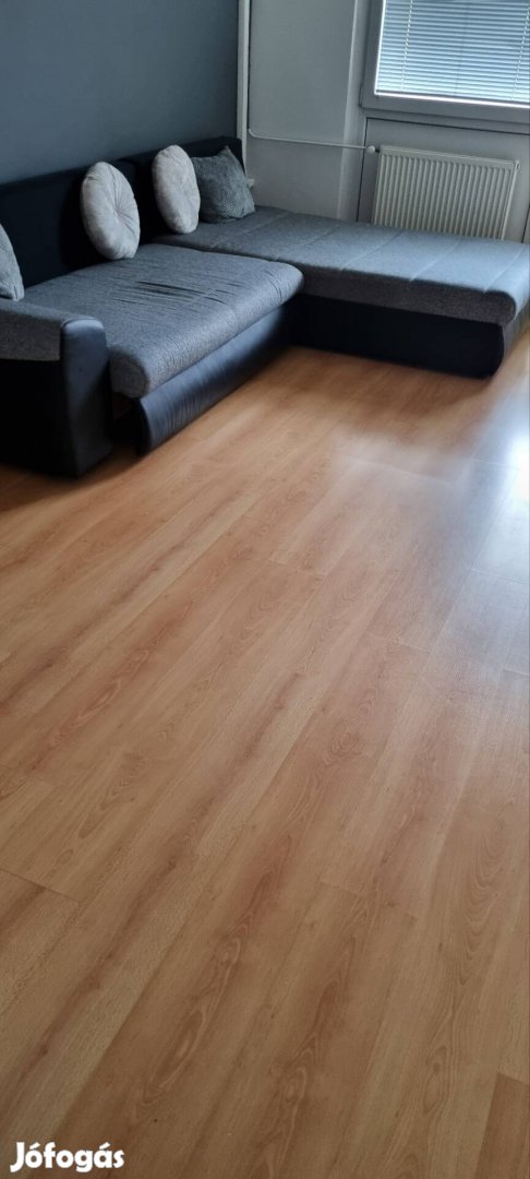 Eladó használt kanapé ágy kinyitható 
