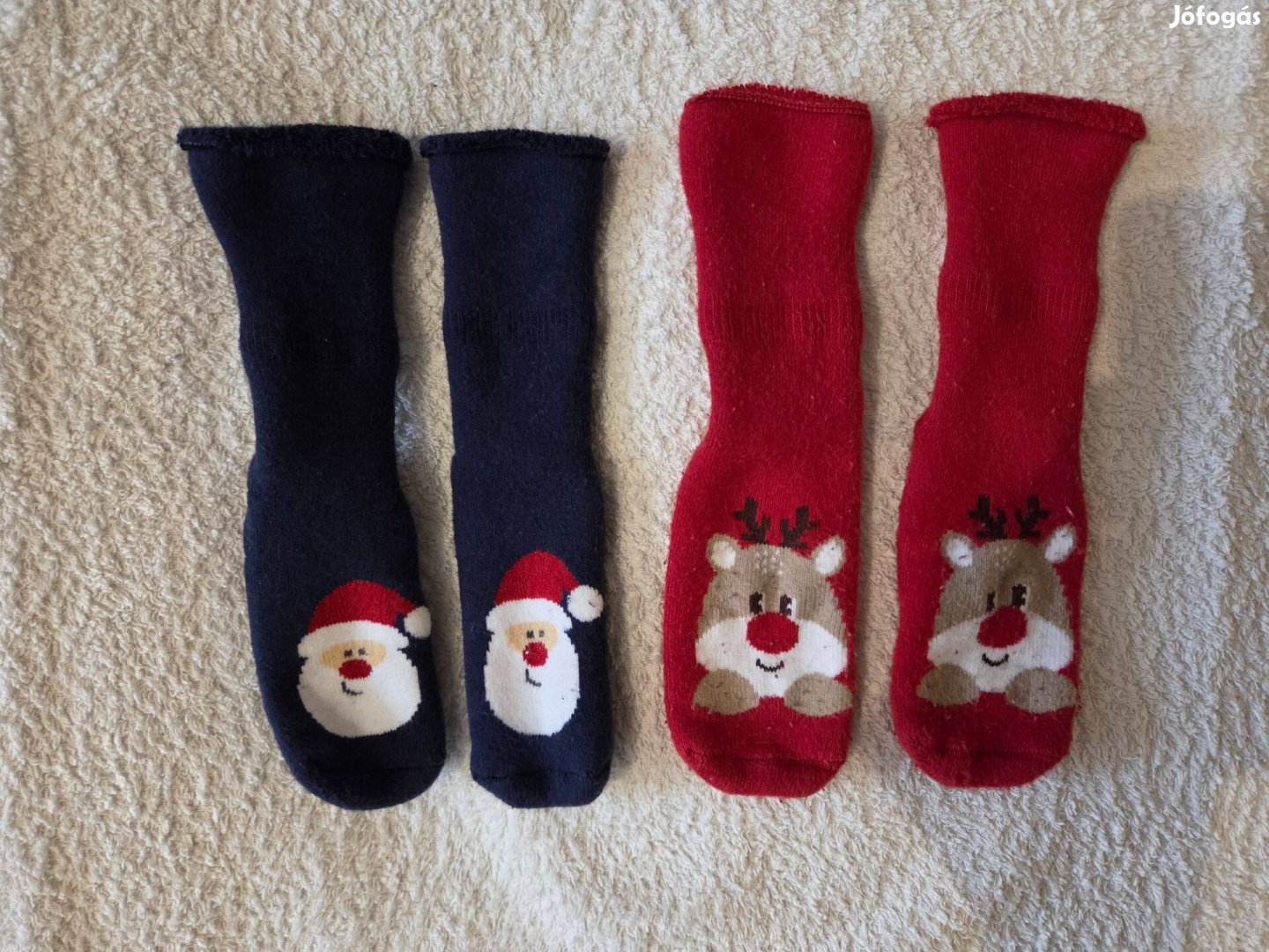 Eladó használt karácsonyi baba zoknik