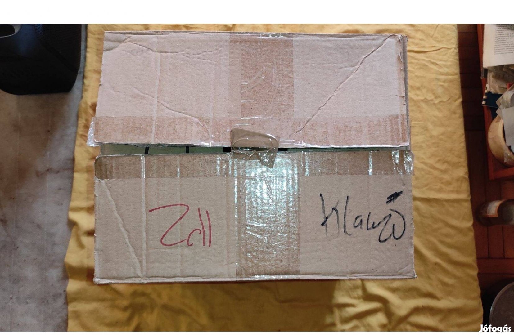 Eladó használt papír doboz