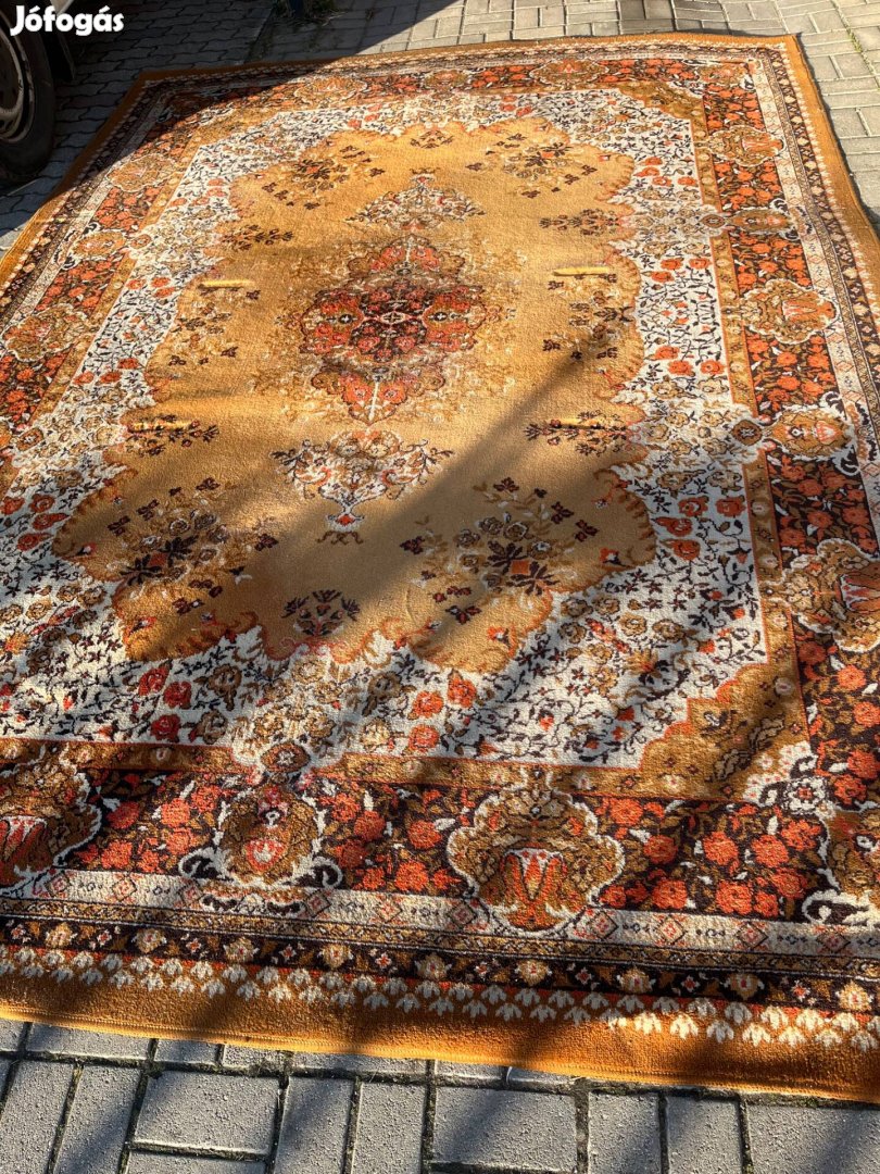 Eladó használt szőnyegek