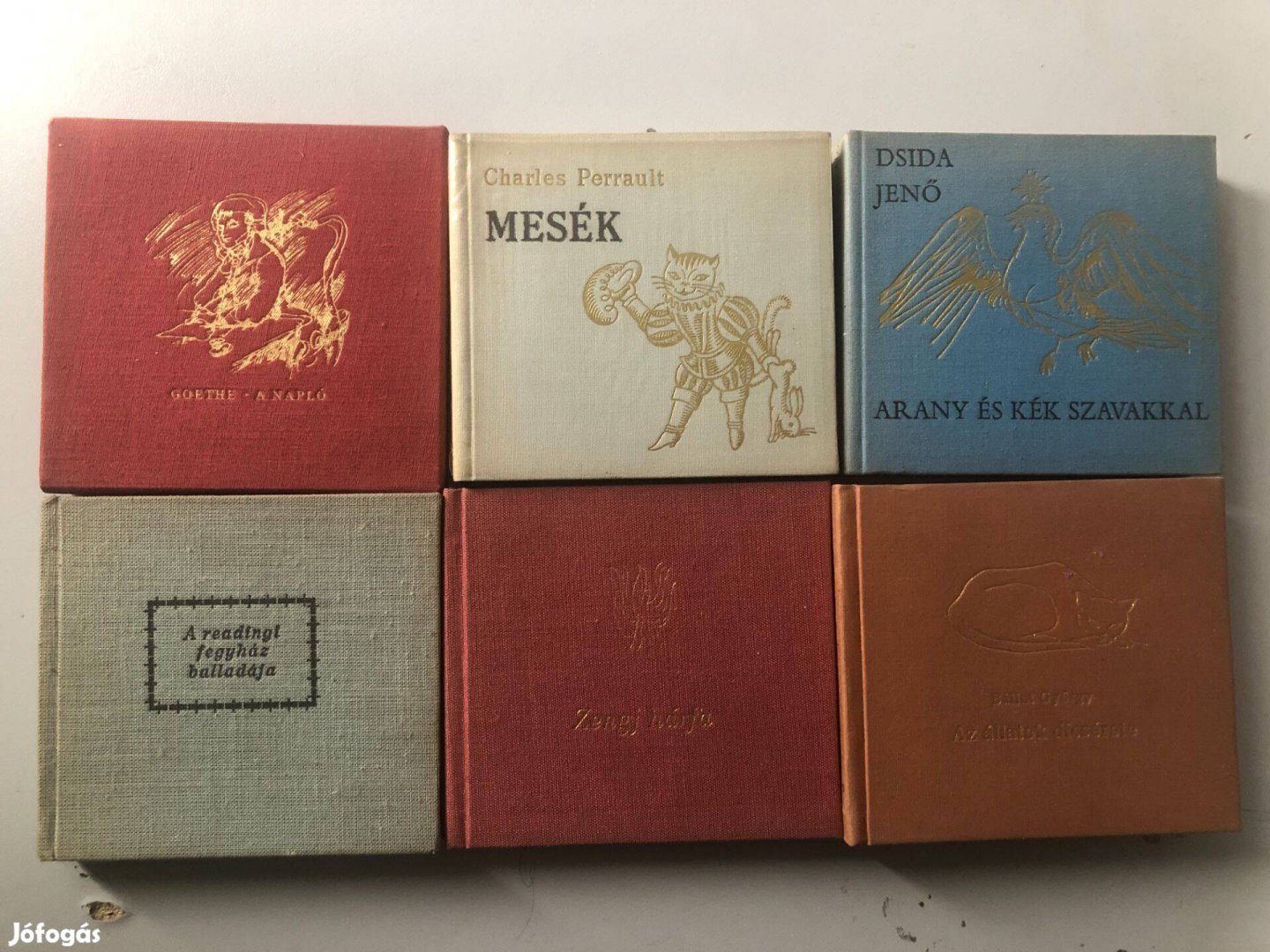 Eladó hat darab minikönyvMagyar Helikon