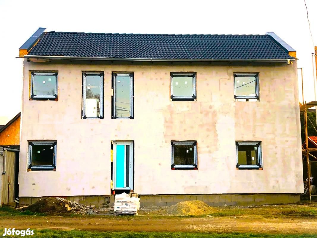 Eladó hatvani családiház