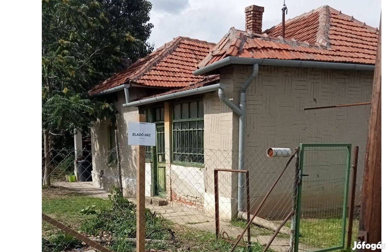 Eladó ház Tiszavárkonyban