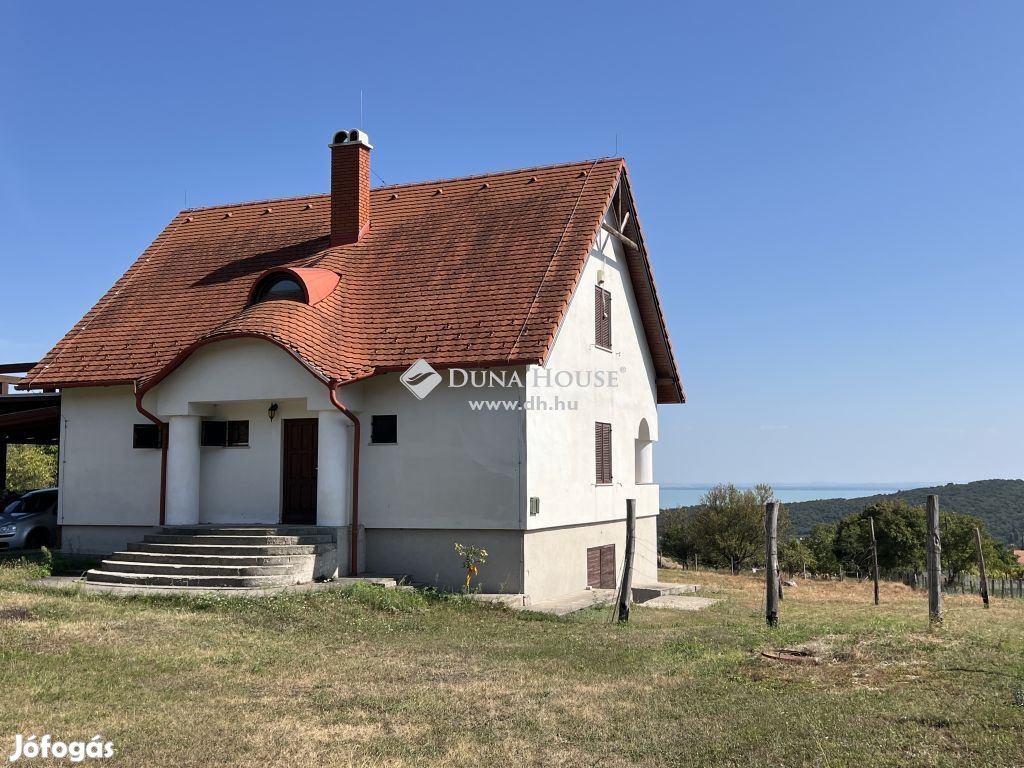 Eladó ház, Balatonalmádi