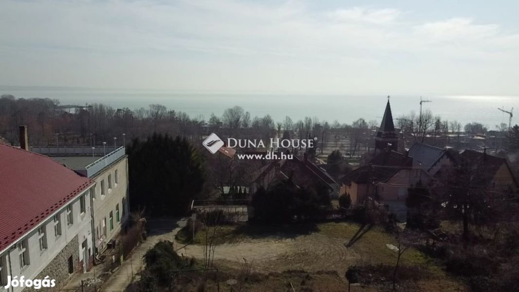 Eladó ház, Balatonalmádi