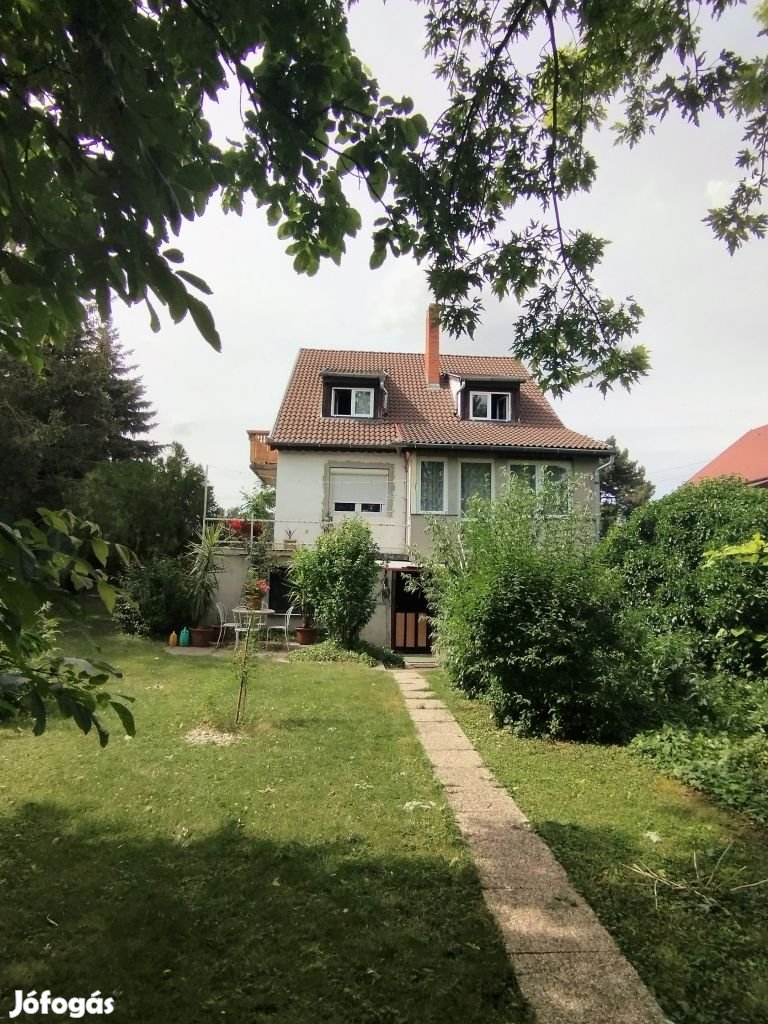 Eladó ház, Győrladamér