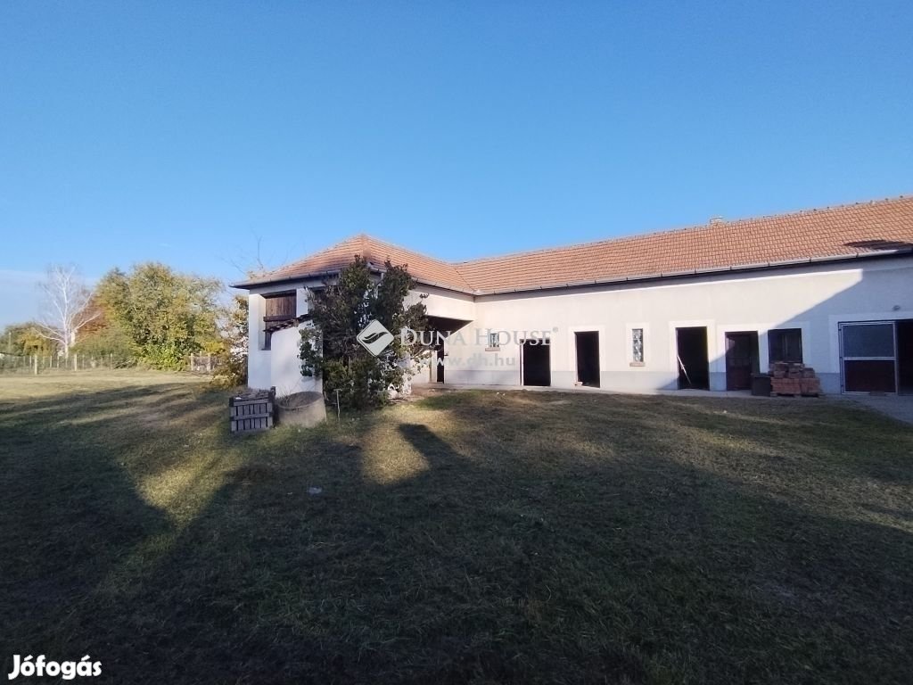 Eladó ház, Mórahalom